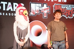 トークショーに登壇した板垣巴留（左）と板垣恵介（右）